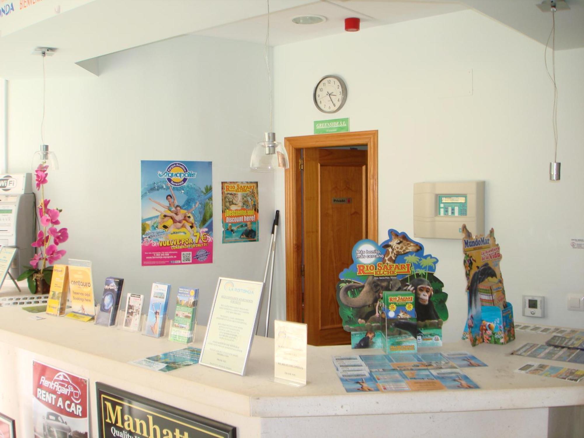 Reception La Rotonda Aparthotel Orihuela Exterior photo